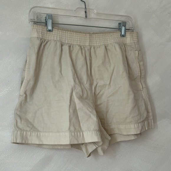 Aritzia Wilfred Free Nova 3" Short GD birch Size M - Picture 3 of 8
